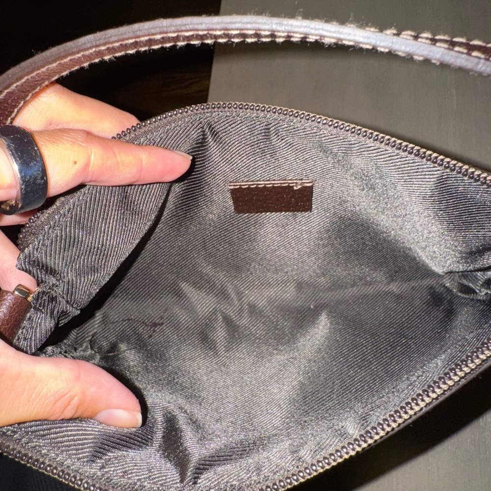 COPY - Gucci Brown Clutch with Iconic Monogram Design - Picture 3 of 4